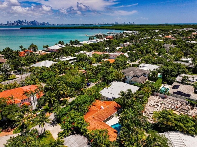 Foto del edificio - 375 Harbor Ct