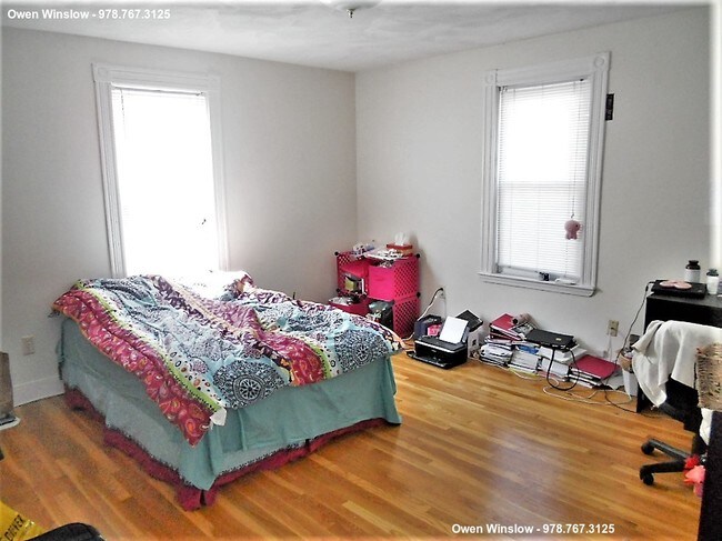 Building Photo - 11 Larose Pl
