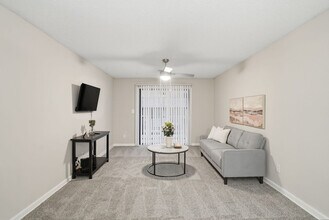 Building Photo - 3368 Fairway Oaks Dr