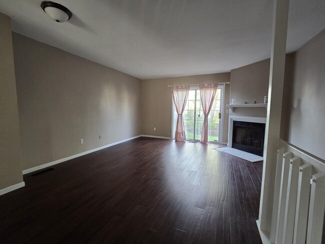 Building Photo - 5690 Kilbury Ln