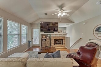 Building Photo - 87 Woodlily Pl