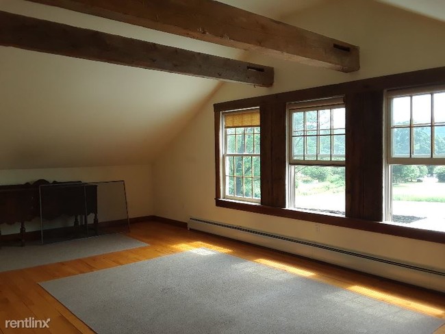 Building Photo - 1 br, 1 bath Apartment - 4919 VT Route 7a