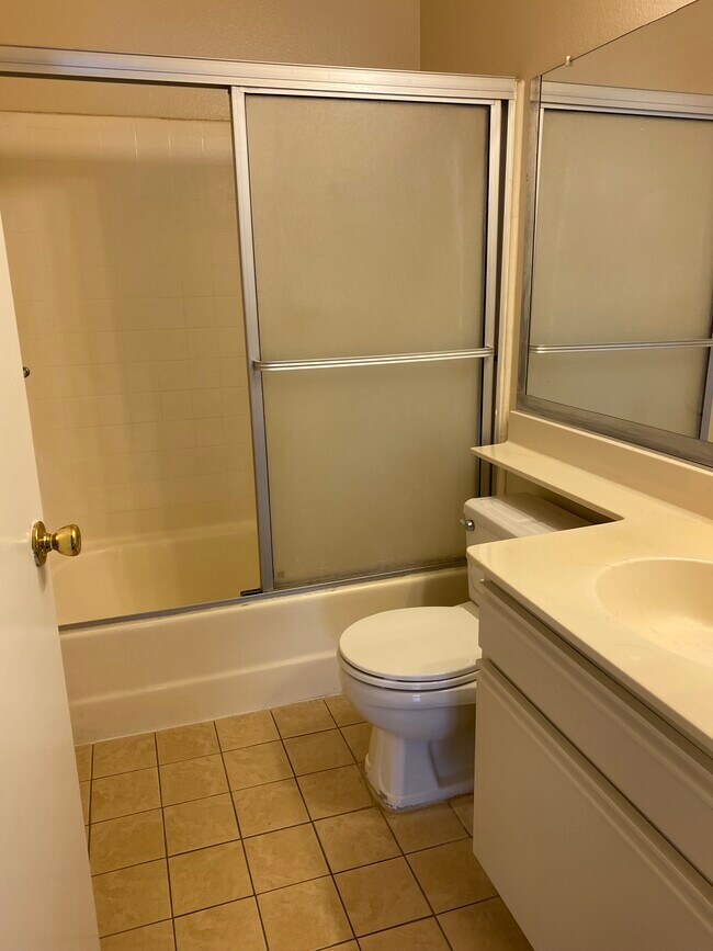 Bathroom - 11324 McGirk Ave
