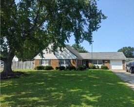 Building Photo - 813 Cavesson Ct