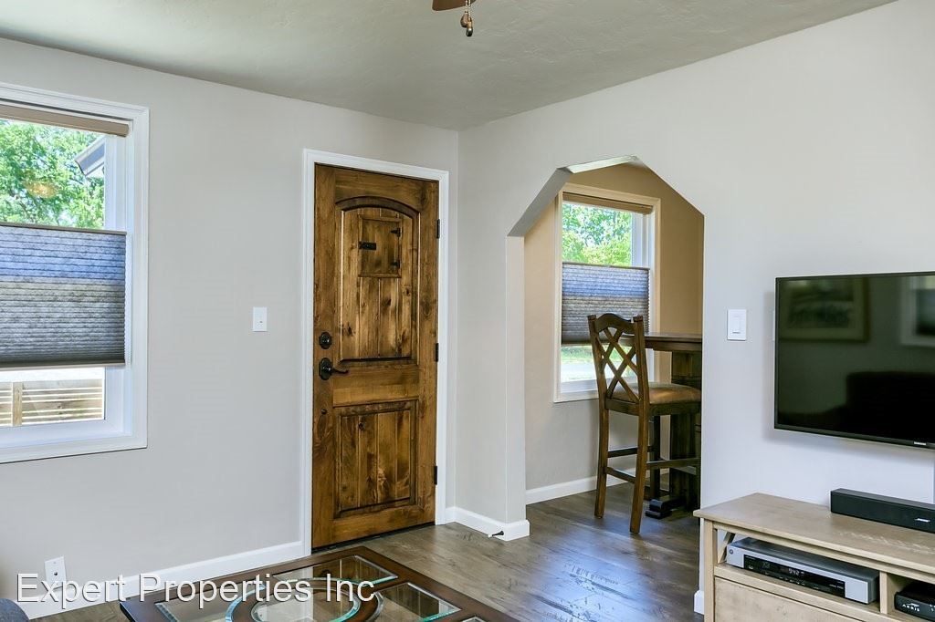 Primary Photo - 1 br, 1 bath House - 207 Bain St Cottage