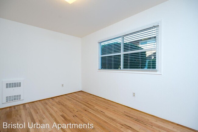 Building Photo - 3030 SE Waverleigh Blvd