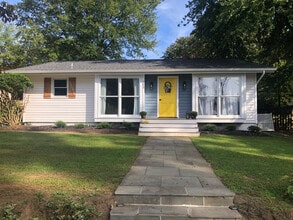 Building Photo - 203 Maple St