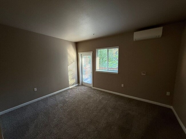 Foto del edificio - 4255 Hawthorne Ave NE