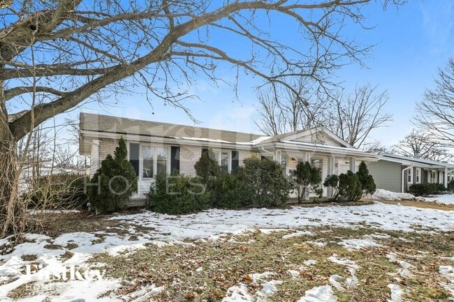 Building Photo - 1560 Leisure Dr