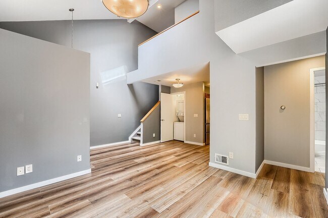 Foto del edificio - Two Bedroom Condo in Boulder