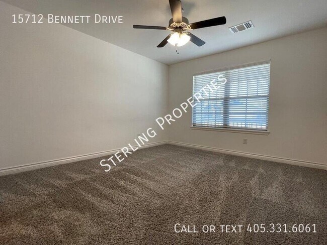Foto del edificio - 15712 Bennett Dr