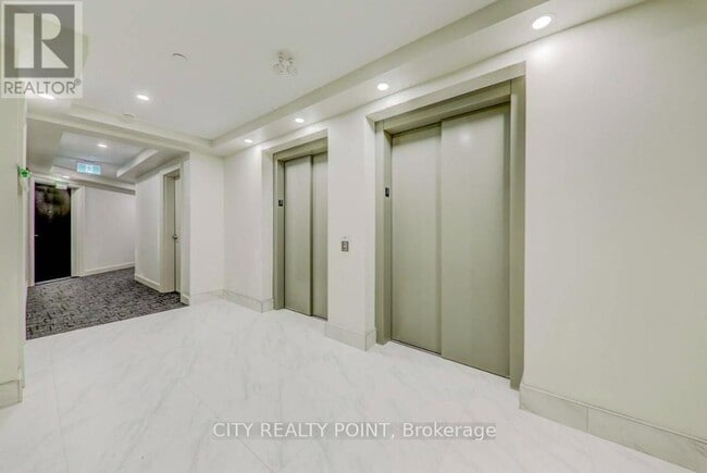 Photo du bâtiment - 50 Lakebreeze Dr