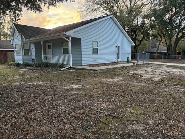 Foto del edificio - 303 Timber Ridge Dr