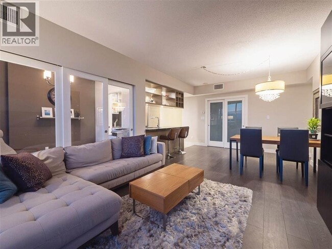 Building Photo - 833 Seymour St