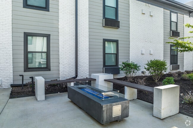 Building Photo - Studio Rasa