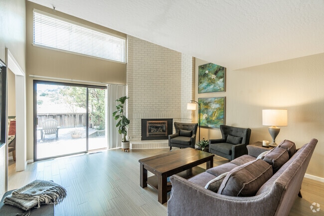 Building Photo - 1446 Quail View Cir