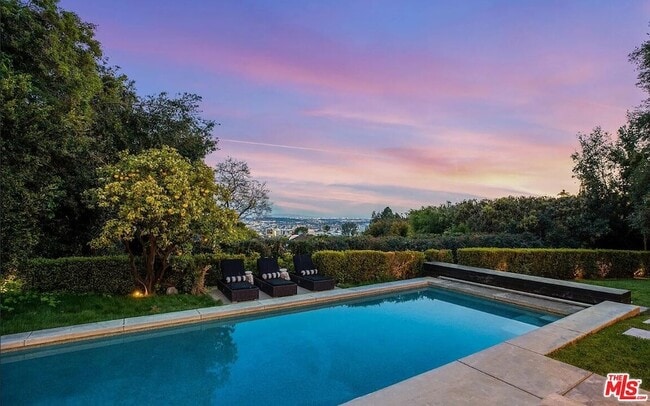 Photo - 1514 Sunset Plaza Dr House