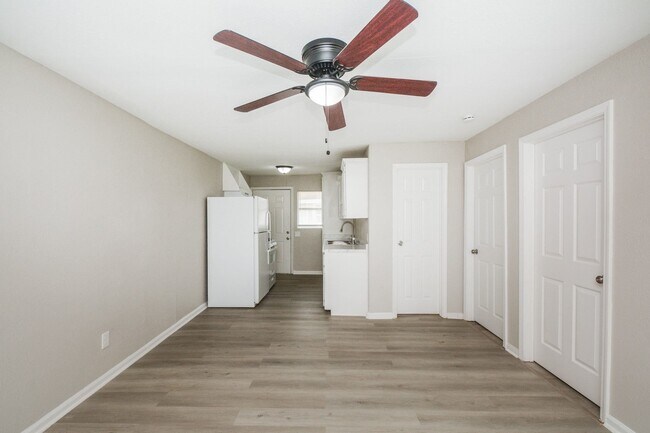 Foto del edificio - 6014 Collingsworth St