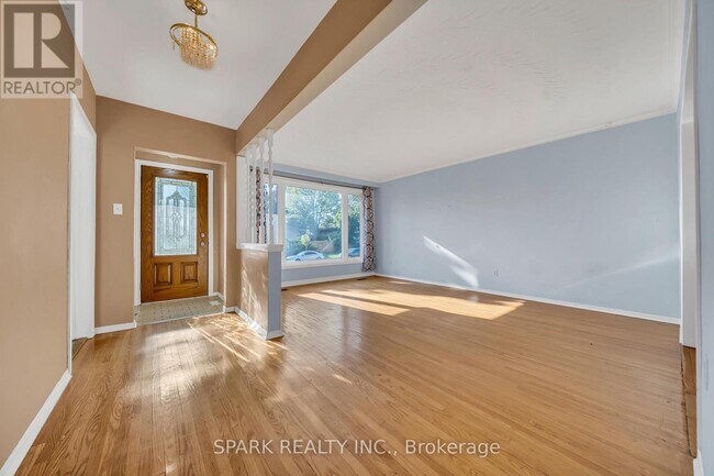 Building Photo - 16 Horwood Dr