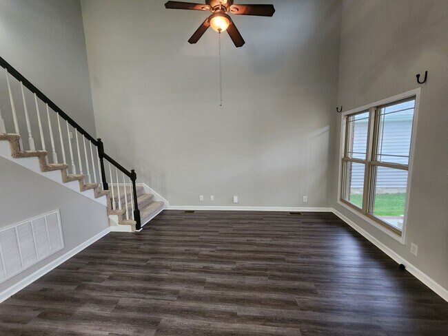 Building Photo - Beautiful Home Available Now!