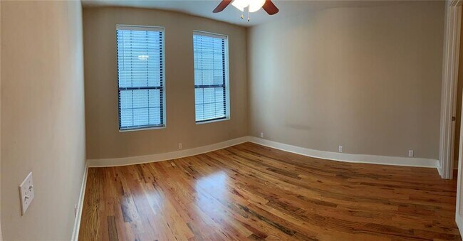 Building Photo - 315 W Clay St