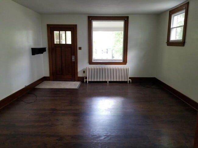 Building Photo - 214 Palliser St