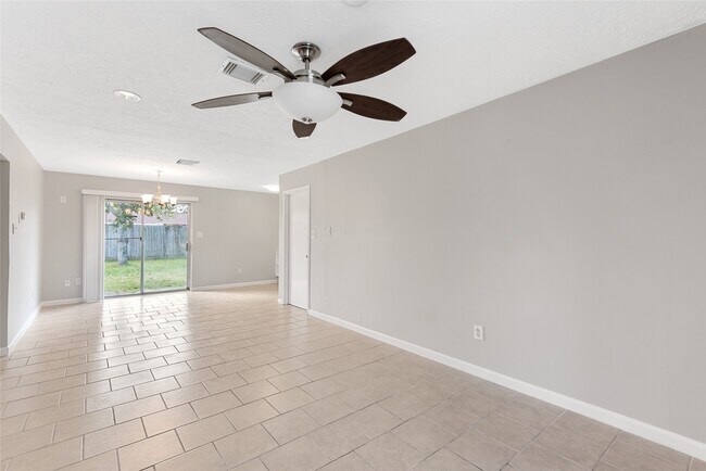 Foto del edificio - 743 Deercrest St