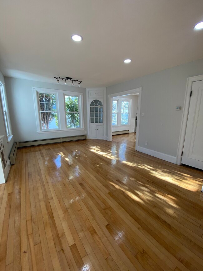 Building Photo - 48 Dufton Rd