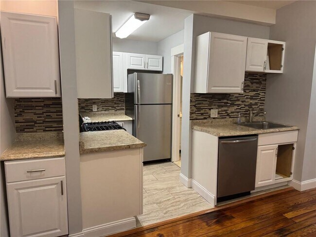 Foto del edificio - 40-40 Freebody St