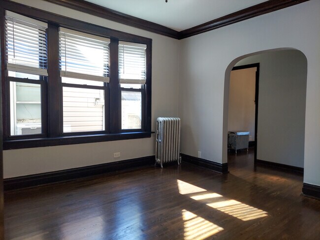 Foto del edificio - 3823 N Drake Ave