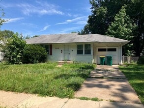 Building Photo - 10072 Ashbrook Dr