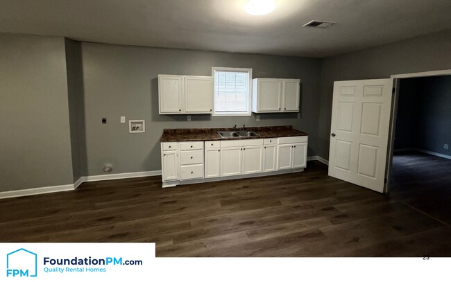 Building Photo - 1492 N Trezevant St