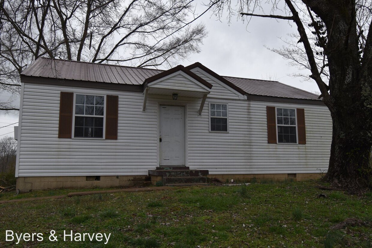 Primary Photo - 3 br, 1 bath House - 948 E. Happy Hollow