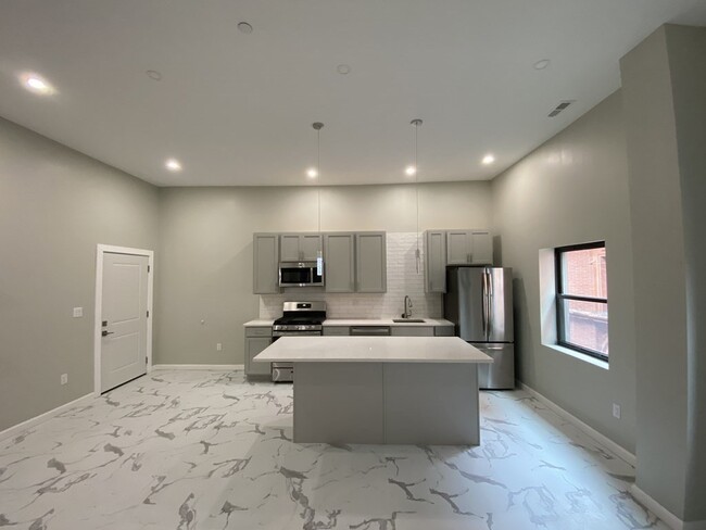 Foto del edificio - 225-235 Essex St