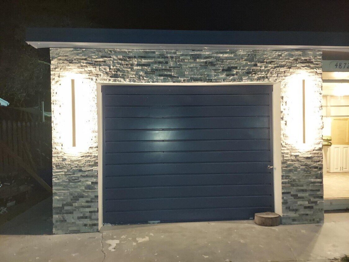 Foto principal - 4872 Kirkwood Rd