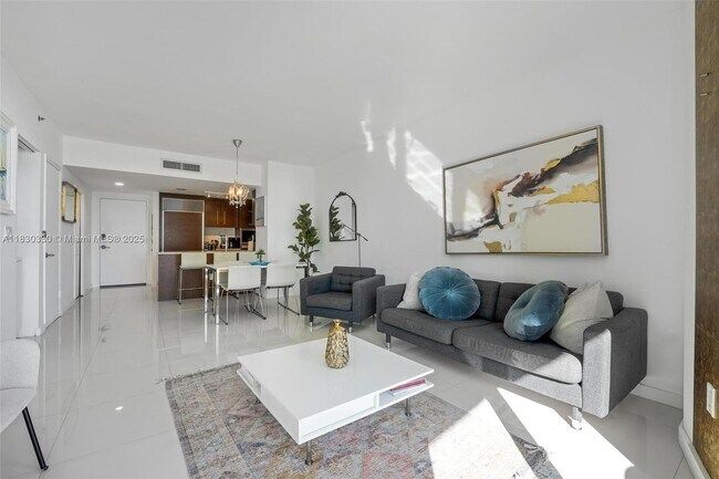 Building Photo - 485 Brickell Ave