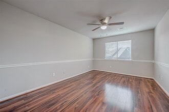 Building Photo - 24043 River Pl Dr