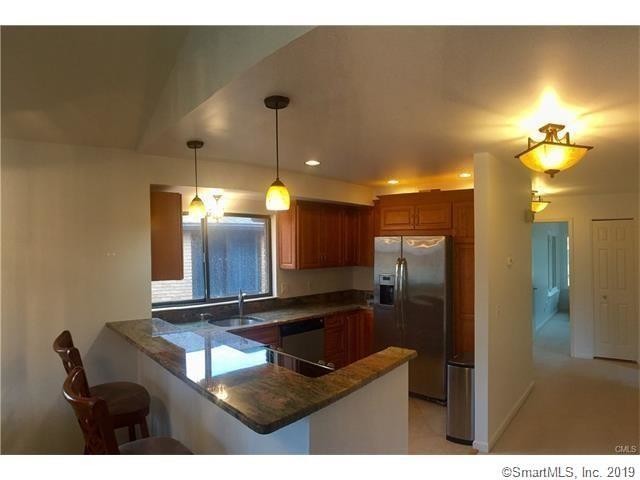 Building Photo - 350 Grovers Ave