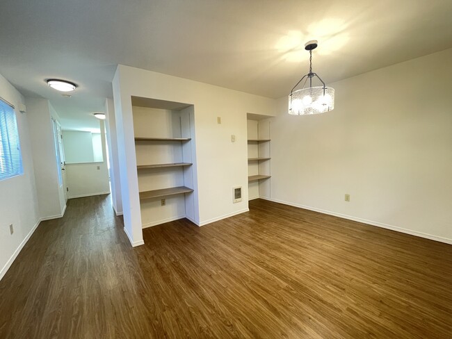 Dining Room - 323 Meadow Ave N