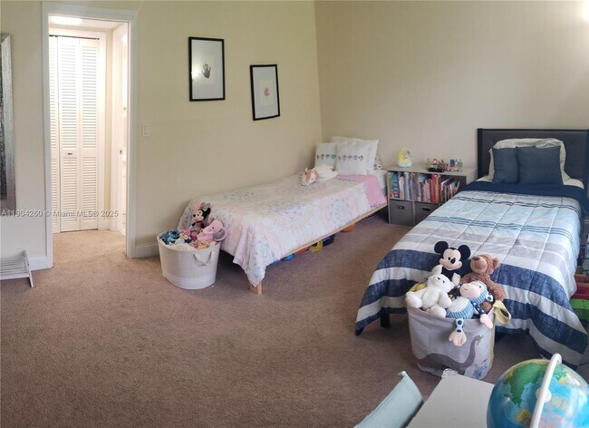 Foto del edificio - 550 Oaks Ln