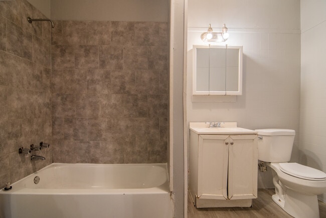 Building Photo - 7839 S Kingston Ave