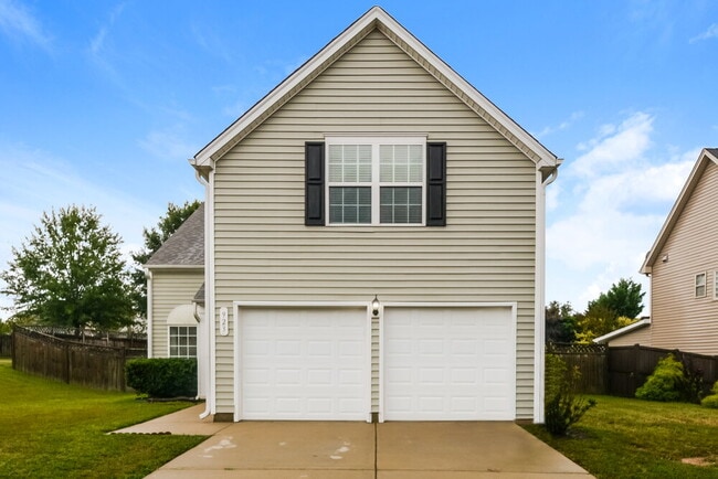 Building Photo - 923 Red Oak Tree Dr