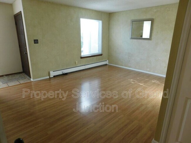 Foto del edificio - 563 E Good Hope Cir