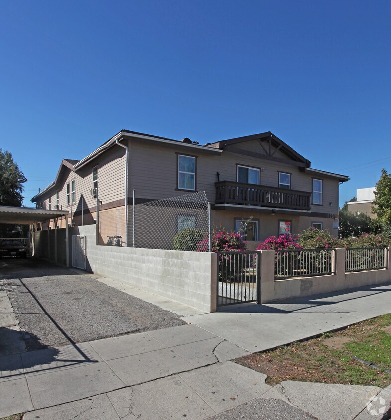 Building Photo - 126 S Avenue 55