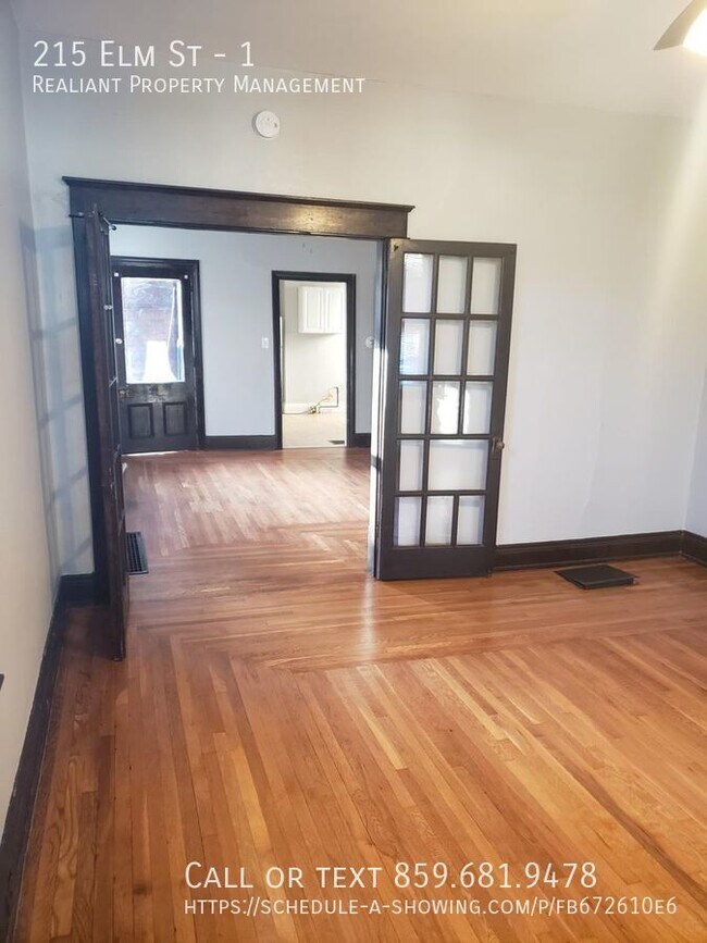 Building Photo - 215 Elm St