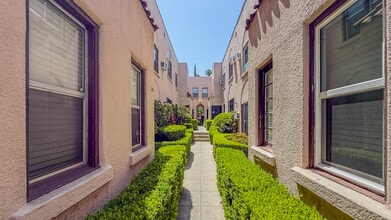 Building Photo - 209 N Berendo St