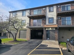 Building Photo - 412 E Bailey Rd
