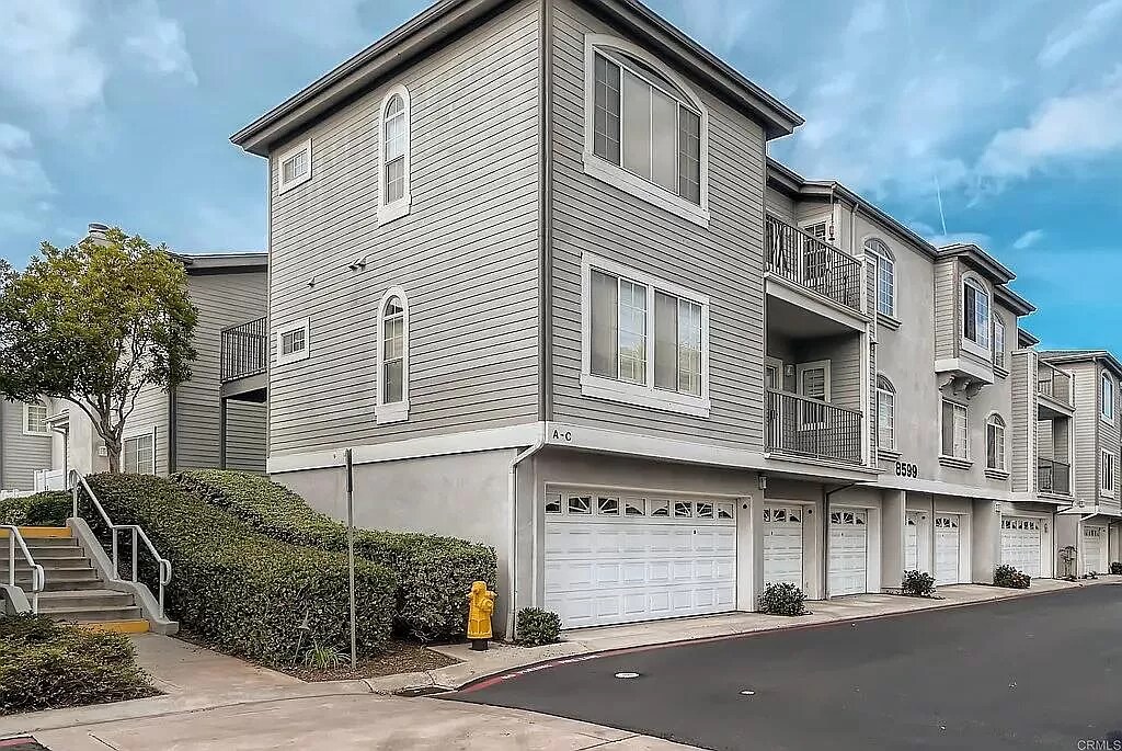 Foto principal - Beautiful 3 Bedroom Townhome in La Jolla N...