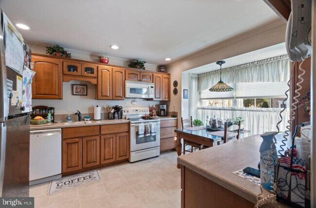 Building Photo - 7720 Bristol Square Ct