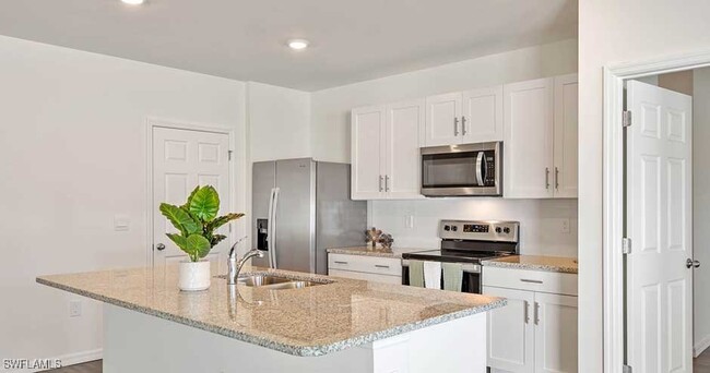 Foto del edificio - 24284 Laurel Brk Ln